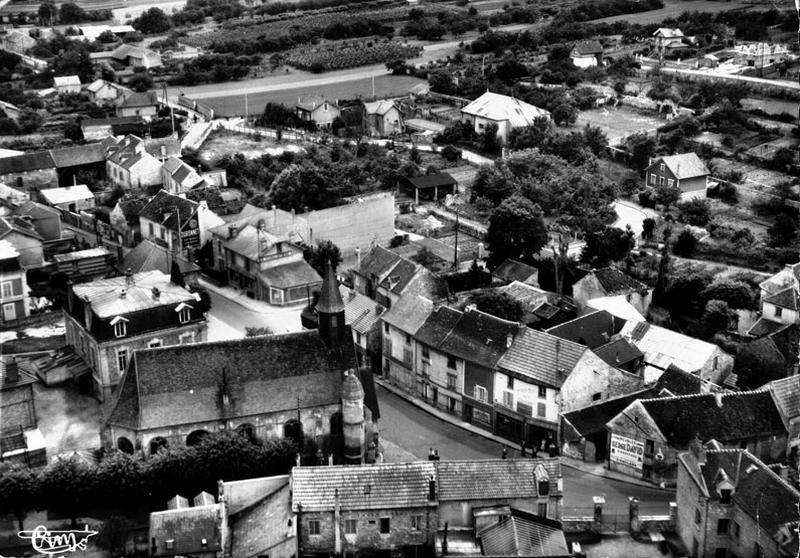 vue aérienne du centre du village