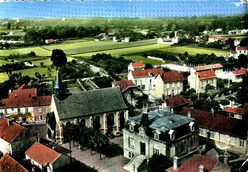 vue aérienne du centre du village