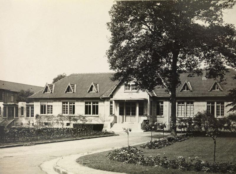 Le pavillon de la direction.