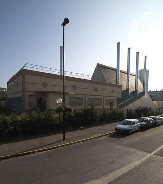Vue d'ensemble de la chaufferie du grand ensemble, située au début de l'avenue de la Concorde, près de la gare.
