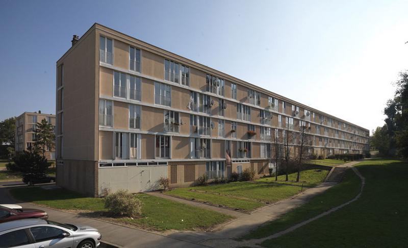 Immeuble R+4, 2-14, rue saint-Just (façade arrière, vers le stade Auguste-Delaune).