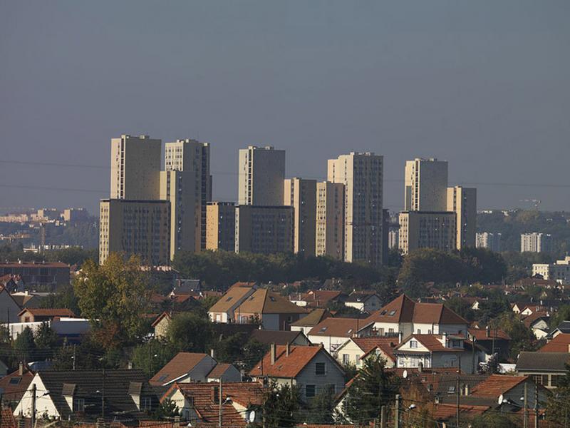 Les tours vues de la commune de Montgeron.