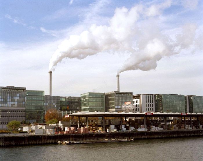 Ivry-sur-Seine. Vue rapprochée du quai d'embarquement de marchandises.