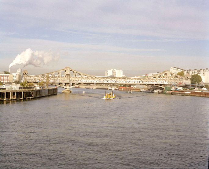 Ivry-sur-Seine, Charenton-le-Pont. Passerelle industrielle d'Ivry-Charenton. Vue d'ensemble depuis l'amont.