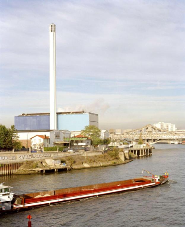 Ivry-sur-Seine. Port et passerelle.