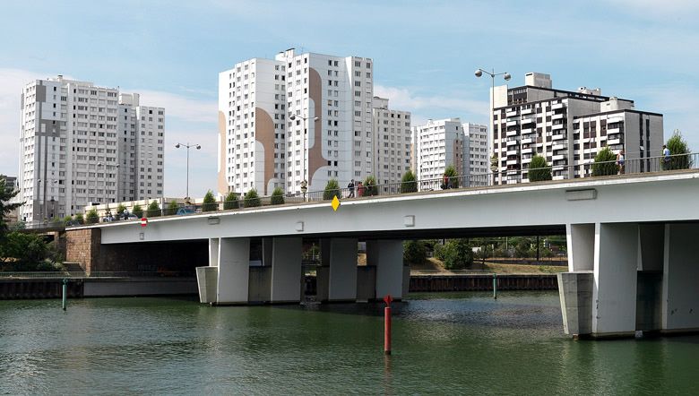 Choisy-le-Roi. Pont de Choisy (n°2). Vue d'ensemble depuis l'amont de la rive droite.