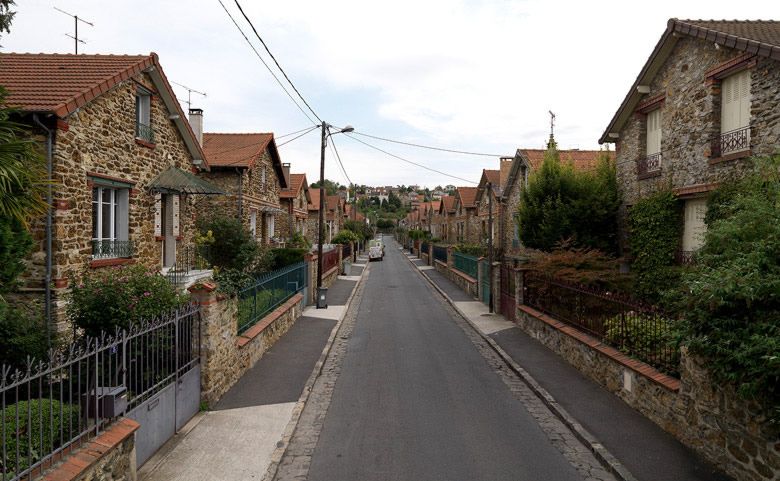 Villeneuve-Saint-Georges, lotissement concerté dit le Foyer Villeneuvois, rue Raymond de la grange, rue Foyer), rue Georges-Picot, rue Jacquemart, rue Ferrer et Siegfried. Vue de la rue Jacquemard.