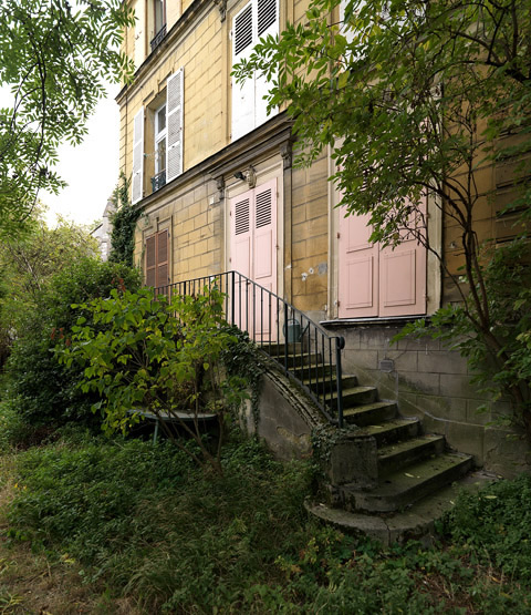 Villeneuve-Saint-Georges, maison de maître dite maison de Victor Duruy, 10 rue Victor-Duruy. Détail du perron.