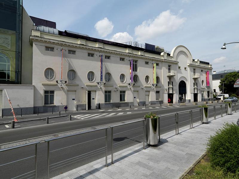 Façade du casino depuis l'avenue de Ceinture.