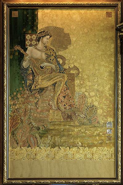 Détail de l'une des peintures de la salle de jeu dite 'le Salon des princes', oeuvre de l'atelier de peinture Coltat-Castagnet, 1992 : joueur de luth.