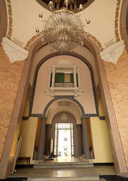 Université de médecine, rue Le Thanh Tong. Vue de l'intérieur.