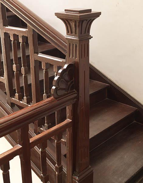 Ambassade de France, villa, rue Tran Hung Dao. Vue de l'escalier intérieur.