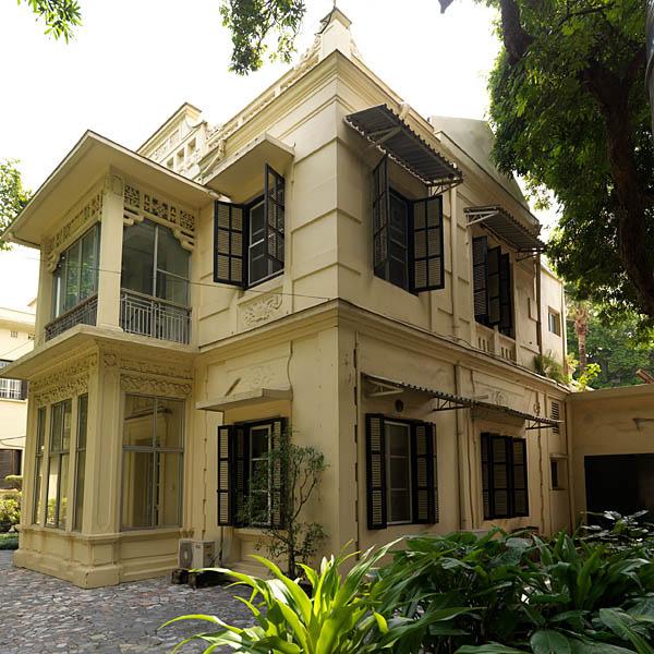 Ambassade d'Allemagne, 47 rue Dien Bien Phu. Façade d'entrée d'une des villas.