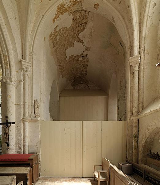 Vue intérieure : la chapelle Saint-Prix (chapelle latérale sud, ancienne chapelle seigneuriale, en attente de restauration).