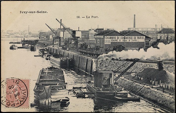 Ivry-sur-Seine. Vue d'ensemble du port en pleine activité. Carte postale. ( Musée de la batellerie, Conflans-Sainte-Honorine)