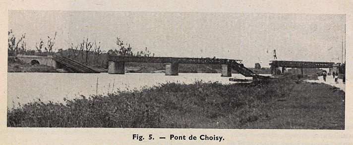 Choisy-le-Roi. Pont ferroviaire de la Grande Ceinture. Vue du pont endommagé lors de la Seconde Guerre mondiale. Tiré de : Les ouvrages d'art de la Grande Ceinture / M. Leduc. In Revue Générale des Chemins de Fer, nov. déc. 1945, p. 134.