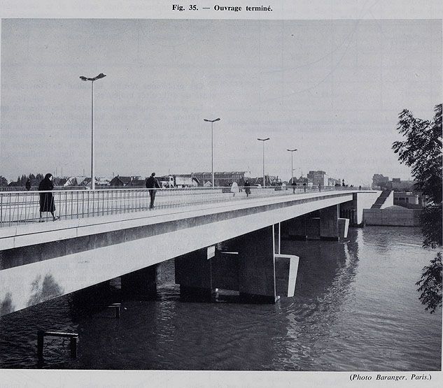 Choisy-le-Roi. Pont de Choisy (n°2). Vue de l'ouvrage terminé. Photographie. Tiré de : Travaux, janvier 1966, n° 372.