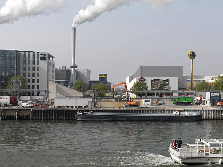 Ivry-sur-Seine. Le port, vue rapprochée.