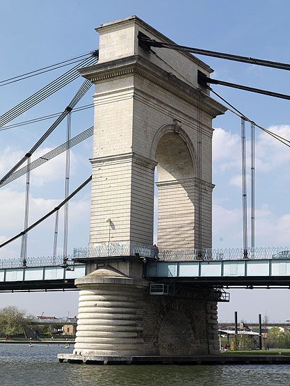 Vitry-sur-Seine, Alfortville. Pont de Port-à-l'Anglais. Vue d'ensemble de la pile côté Alfortville.