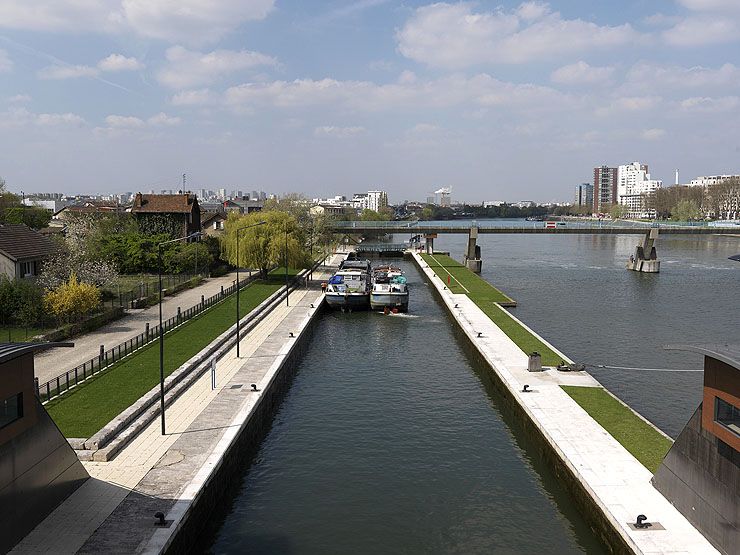 Alfortville, Vitry-sur-Seine. Barrage éclusé de Port-à-l'Anglais. L'écluse.