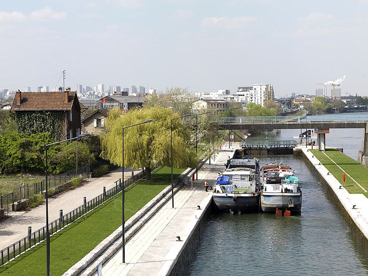 Alfortville, Vitry-sur-Seine. Barrage éclusé de Port-à-l'Anglais. L'écluse.