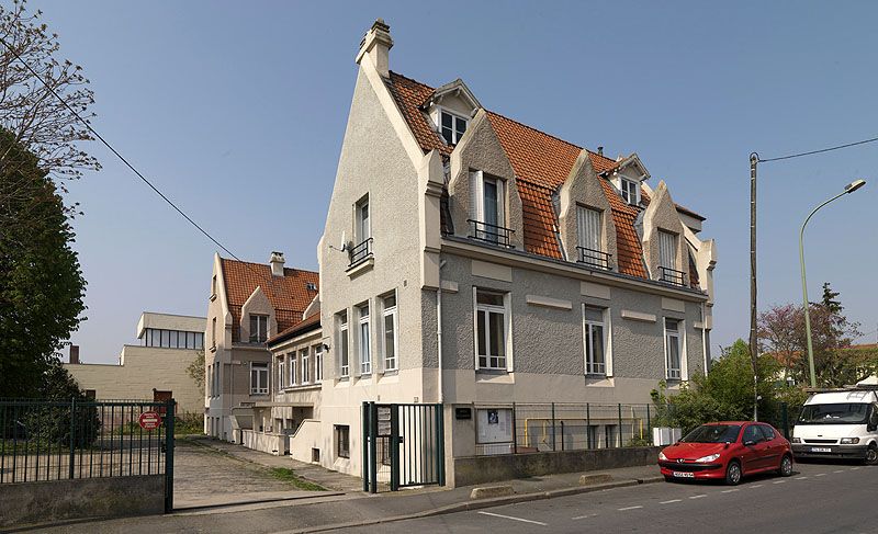 Vitry-sur-Seine, cité jardin du Moulin vert. Ensemble fondé par le chanoine Viollet dans les années 1930 et lié à la cité jardin du Moulin vert, limitrophe.