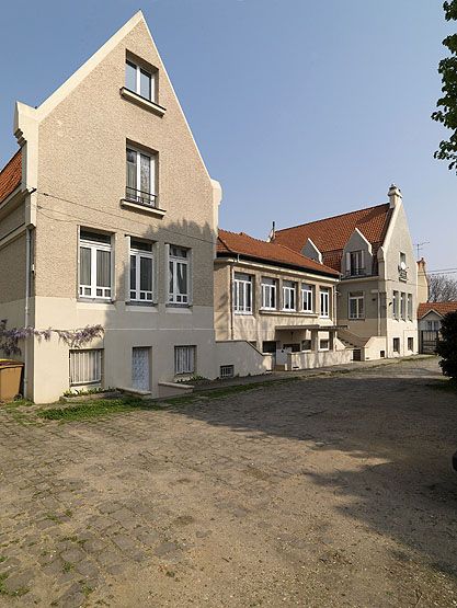 Vitry-sur-Seine, cité jardin du Moulin vert. Ensemble fondé par le chanoine Viollet dans les années 1930 et lié à la cité jardin du Moulin vert, limitrophe.