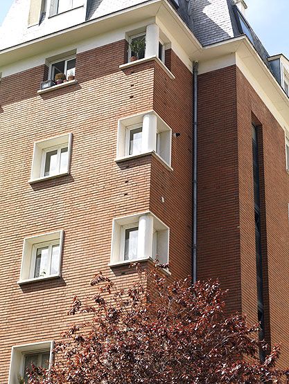 Vitry-sur-Seine, cité, rue Ambroise-Croizat. Détail de fenêtres