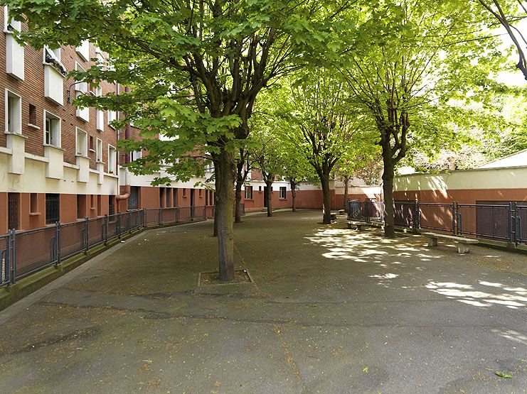 Vitry-sur-Seine, cité, rue Ambroise-Croizat. Vue des aménagements intérieurs