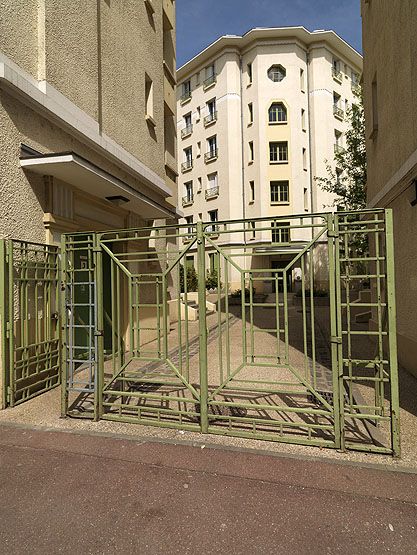 Vitry-sur-Seine, immeuble, 2 bis avenue Ambroise Croizat. Vue de la cour intérieure.