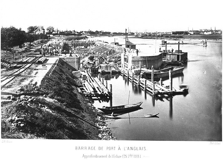 Alfortville, Vitry-sur-Seine. Barrage éclusé de Port-à-l'Anglais. Chantier d'approfondissement de l'écluse. Tiré de : Vitry-sur-Seine. Barrage éclusé de Port-à-l'Anglais, 1869-1870. Album de photographies. (Ecole nationale des ponts et chaussées. 1 S/115 Album PH 101P)