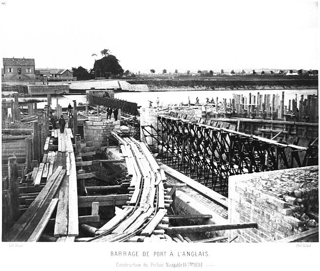 Alfortville, Vitry-sur-Seine. Barrage éclusé de Port-à-l'Anglais. Chantier de construction du pertuis naviguable. Tiré de : Vitry-sur-Seine. Barrage éclusé de Port-à-l'Anglais, 1869-1870. Album de photographies. (Ecole nationale des ponts et chaussées. 1 S/115 Album PH 101P)