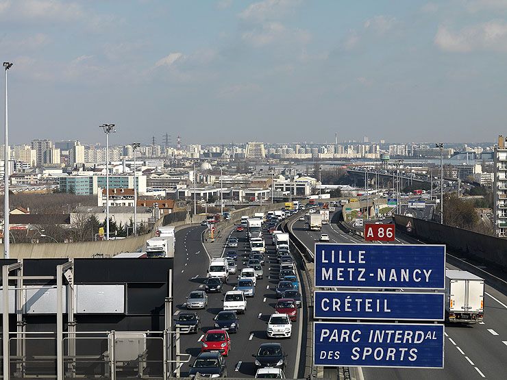 Vitry-sur-Seine. Vue de l'autoroute A6 en direction de Paris.