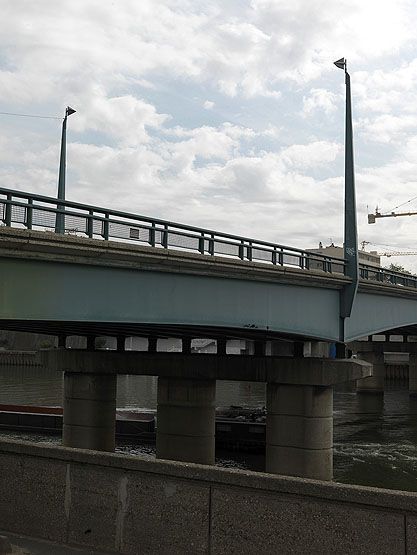 Ivry-sur-Seine. Pont d'Ivry (n°2). Vue rapprochée d'une pile.