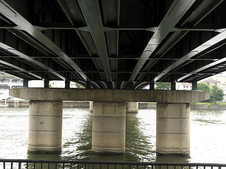 Ivry-sur-Seine. Pont d'Ivry (n°2). Vue sous le tablier.