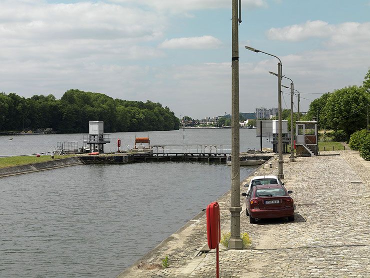 Ablon-sur-Seine, Vigneux. Barrage éclusé. L'écluse.