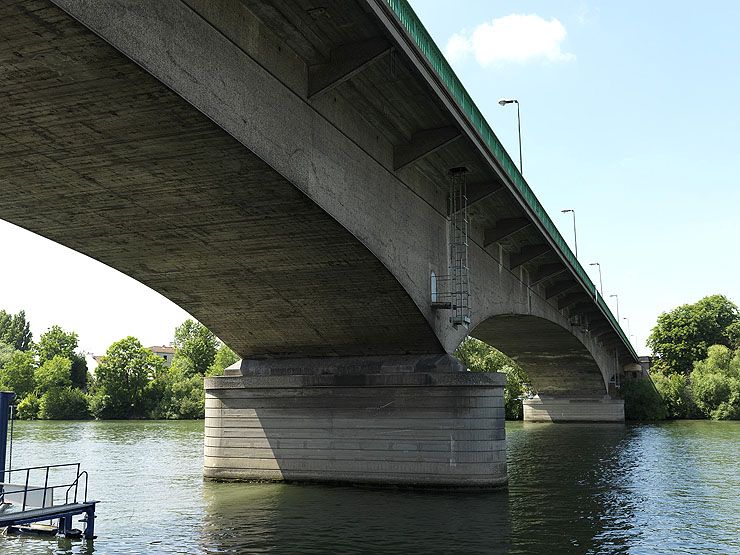 Villeneuve-Saint-Georges . Pont de Villeneuve-Saint-Georges (n°3). Vue sous le tablier.