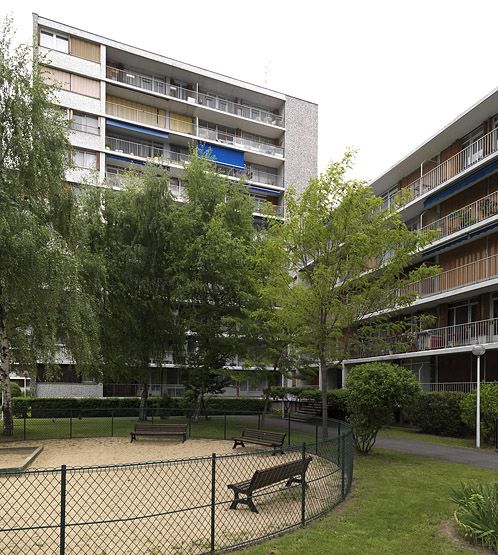 Vitry-sur-Seine, cité dite résidence de l'Espace, 120-124 rue Camille-Groult. Vue de bâtiments de cet ensemble construit en 1964.