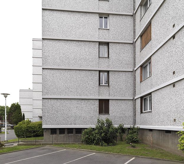 Vitry-sur-Seine, cité dite résidence de l'Espace, 120 rue Camille-Groult . Vue de l'arrière du bâtiment.