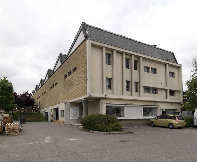 Vitry-sur-Seine, immeuble industriel, 37-39 rue Léon-Geoffroy. Vue d'ensemble.