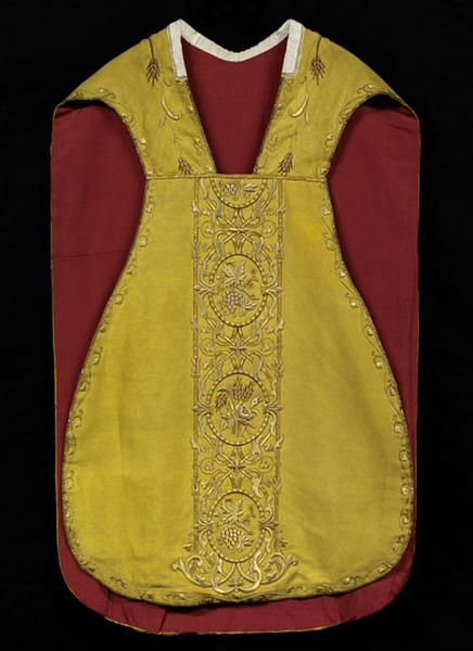 Vue d'ensemble de la chasuble.