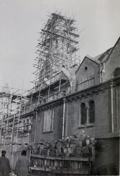 Vue de la construction de l'agrandissement en 1930.