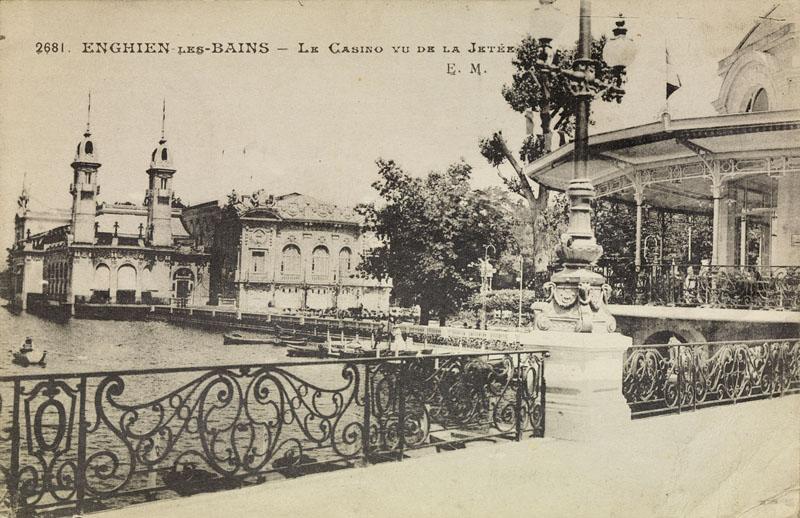 Nouveau casino de 1909. Vue depuis la jetée et le pavillon inaugurés en 1911.