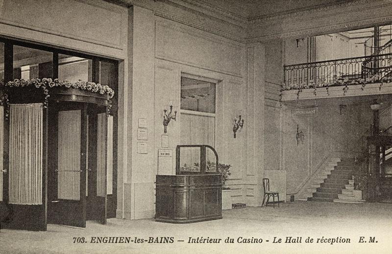 Vue intérieure du hall de réception.