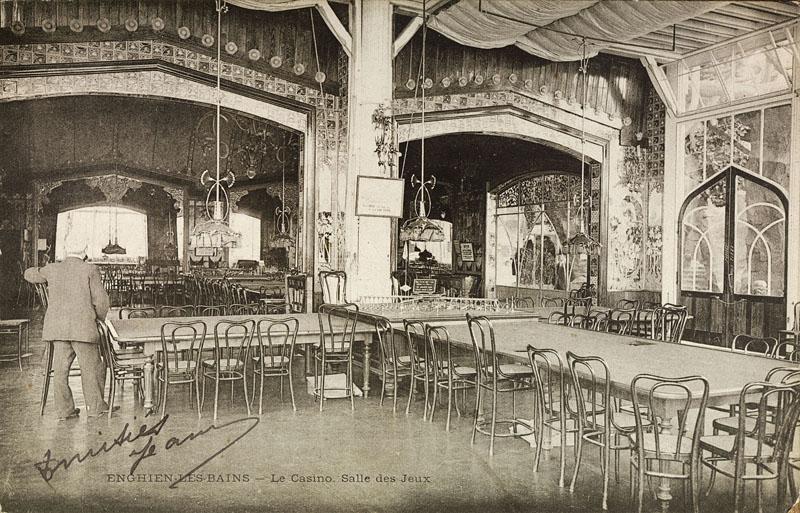 Vue intérieure et décor de la salle de jeux.