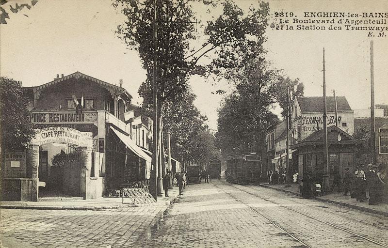 Vue de l'un des chalet-restaurants de la ville thermale.