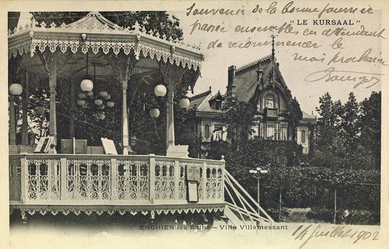 Vue d'ensemble de la façade antérieure de la villa Villemessant depuis les jardins du casino, vers la fin du 19e siècle.