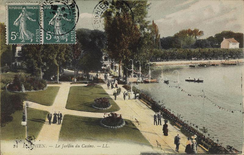 Vue d'ensemble du jardin du casino.