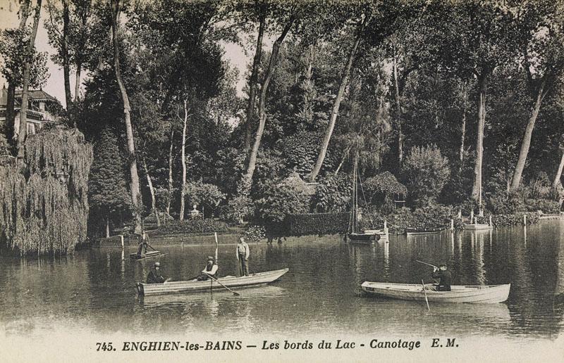 Scène de canotage sur les bords du lac.