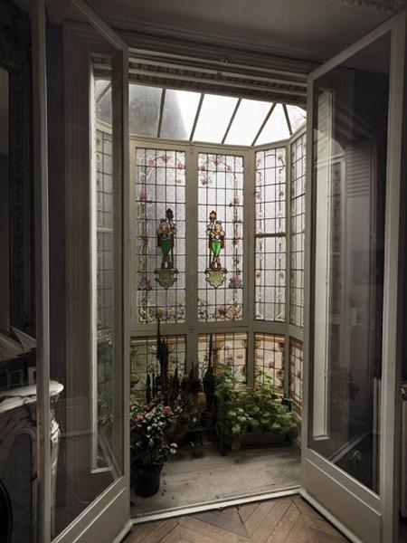 Verrière figurée décorative du bow-window